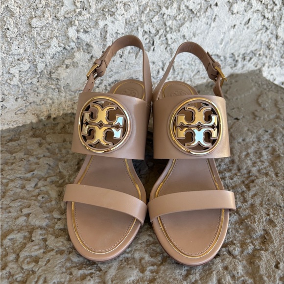 Tory Burch Nude Logo Wedge Sandal Heels Size 7.5M - Picture 2 of 9